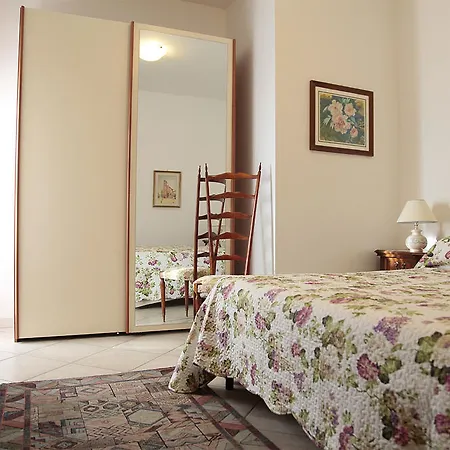Holiday home Camaiani